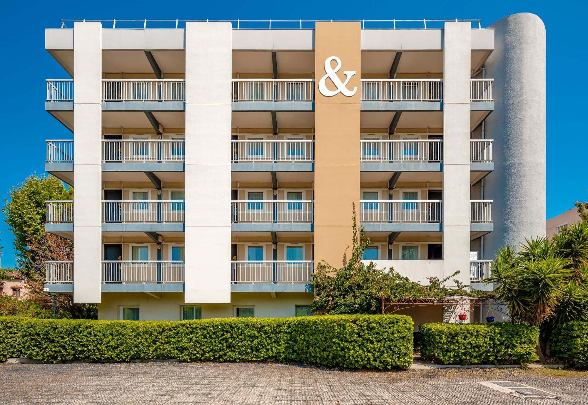 B&B Hotel Йер Экстерьер фото