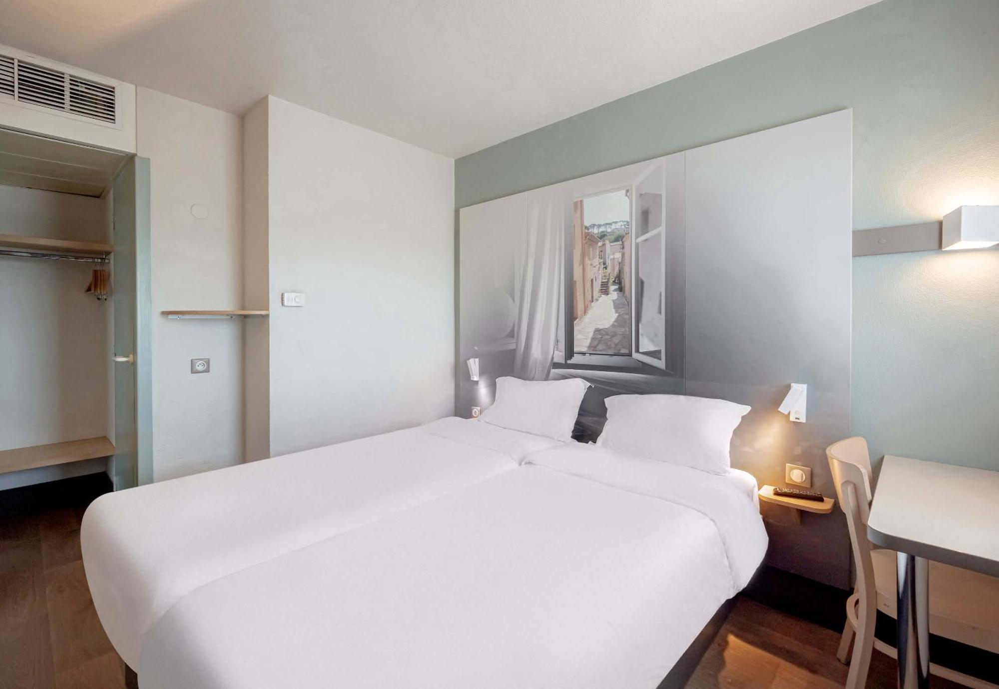 B&B Hotel Йер Экстерьер фото