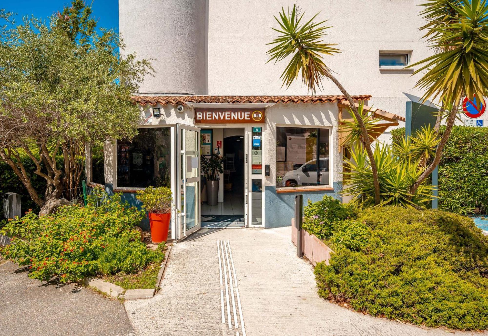B&B Hotel Йер Экстерьер фото