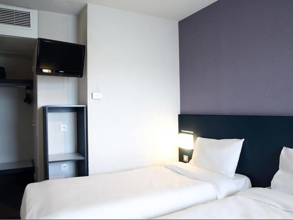 B&B Hotel Йер Экстерьер фото