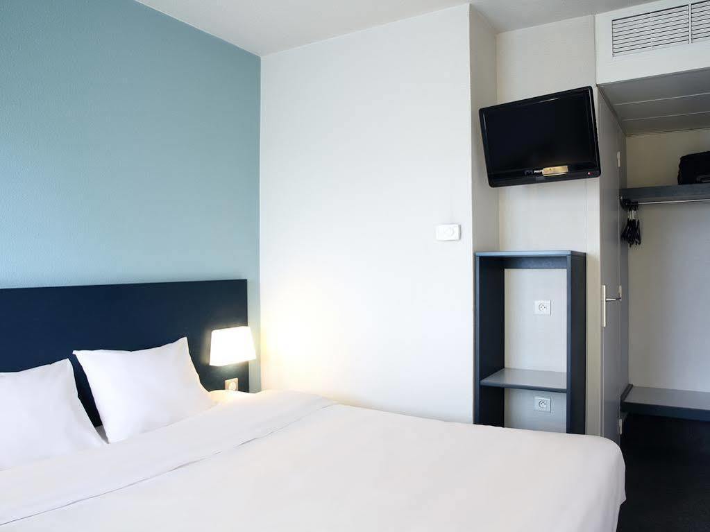 B&B Hotel Йер Экстерьер фото
