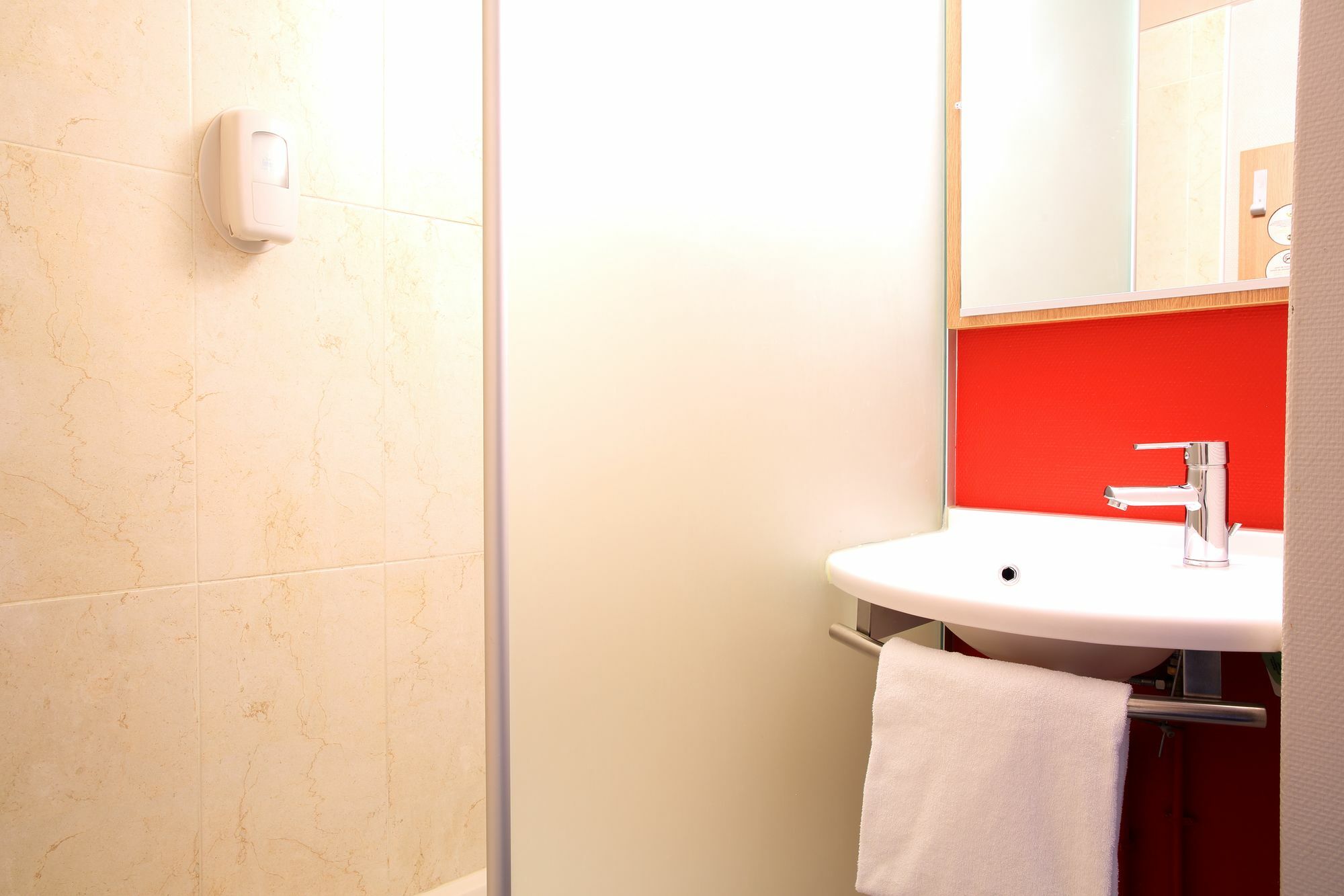 B&B Hotel Йер Экстерьер фото