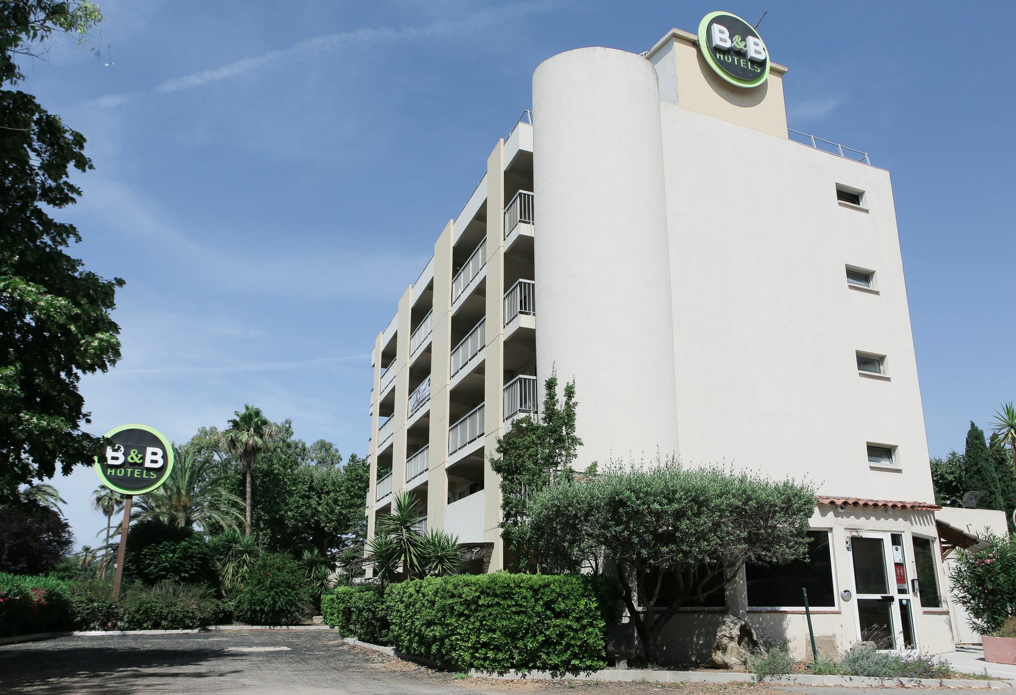 B&B Hotel Йер Экстерьер фото
