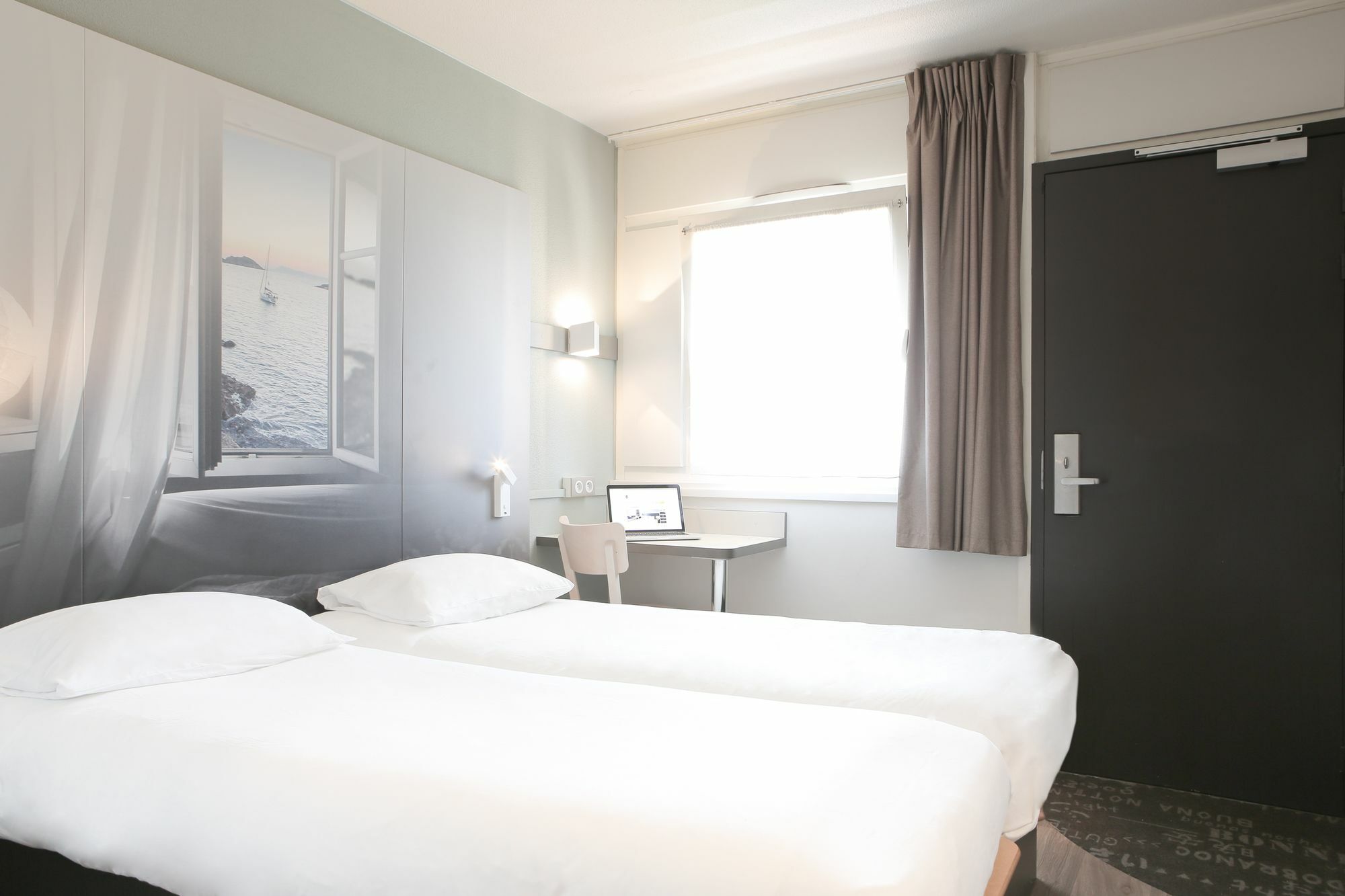 B&B Hotel Йер Экстерьер фото