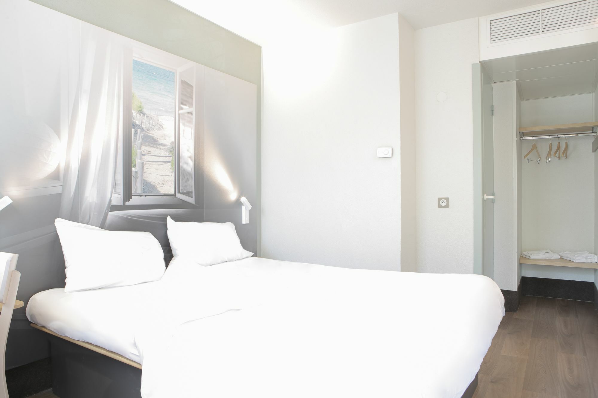 B&B Hotel Йер Экстерьер фото